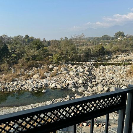 Hotel River Retreat Кангра Екстериор снимка